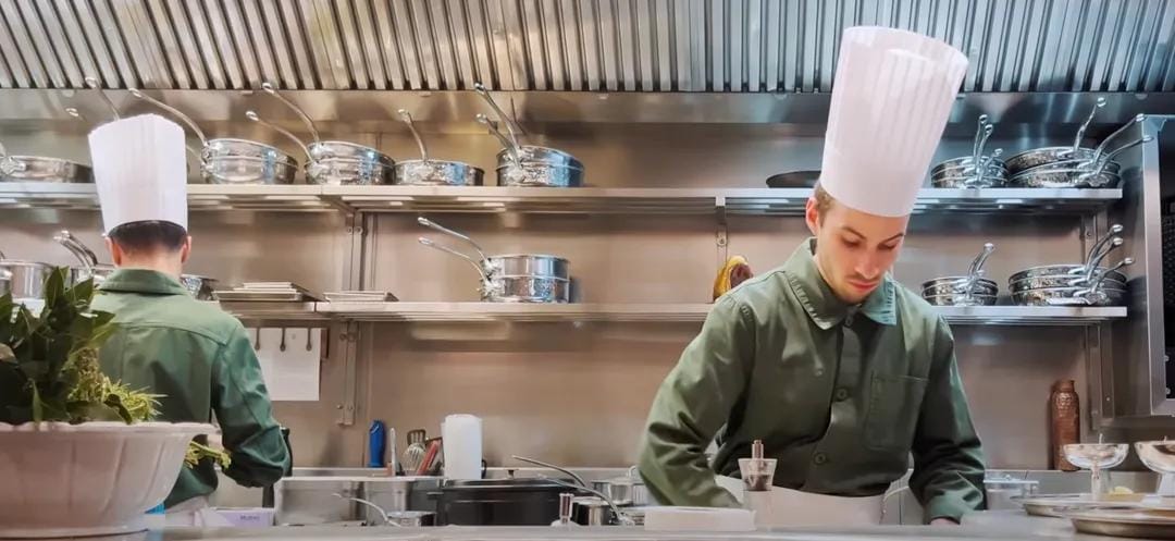 poneysartorial's tweet photo. Bonjour à tous !
Aujourd'hui je vais vous parler de poêles et de casseroles autour de cette question simple :
De quoi ai-je besoin pour bien cuisiner ?
Je vais évoquer les types d'ustensile ainsi que les matériaux pour vous aider à avoir la parfaite batterie de cuisine ! https://t.co/fT6UepRd3H
