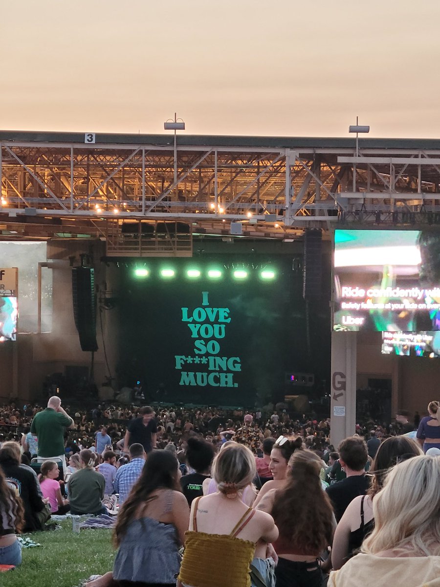 Had a great time seeing Glass Animals Friday with <a href="/ScottyBrink/">Scotty Brink</a> and @pup_deion.