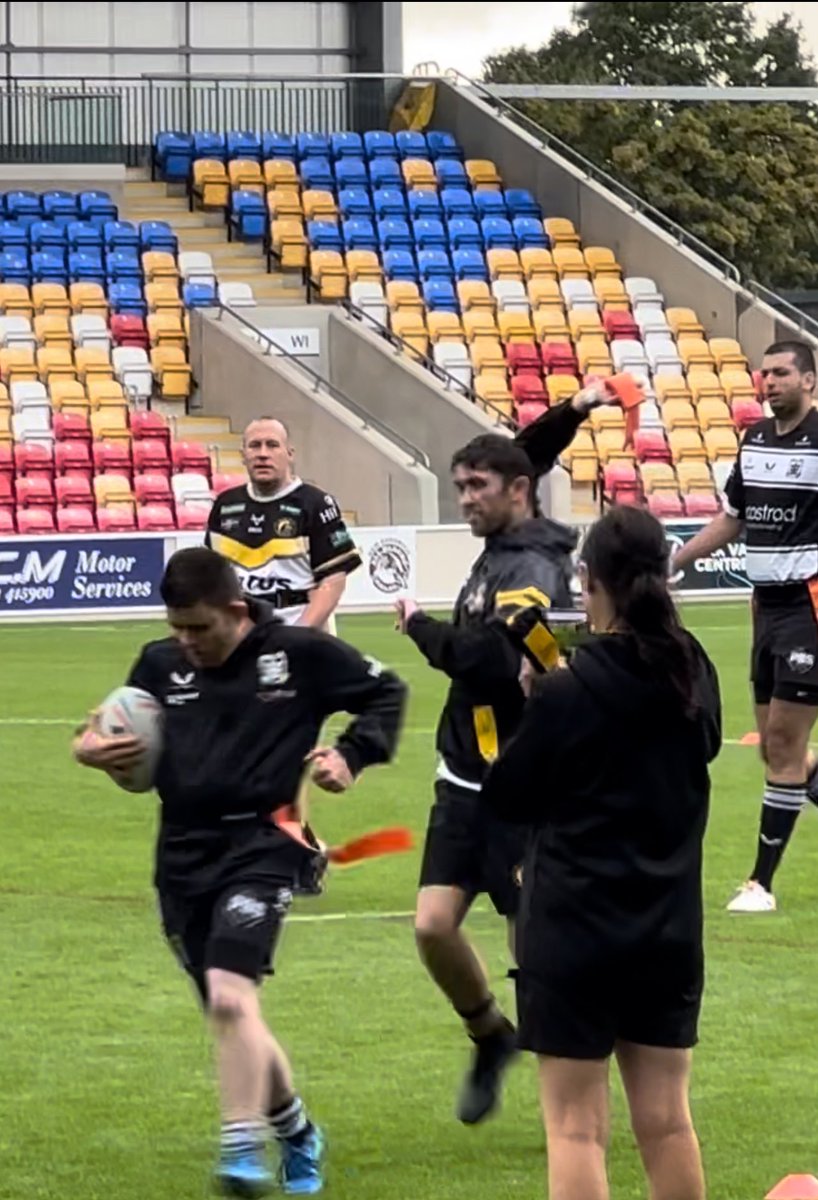 fillothewarrior's tweet image. The big lad had a great inclusion day with @yorkrlfcfound showing off his excellent skills and taking the match day ball out to the referee. #tagmachine 
@ComIntCare @LDSuperLeague