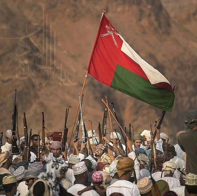 فما خسر الرهانَ بكم زمان
وأنتم في تلاحمكم رهانُ
إذا ما قيل من أنتم فقولوا
هنا الحبُ العظيم هنا عُمان

#سلطنة_عُمان_خط_احمر