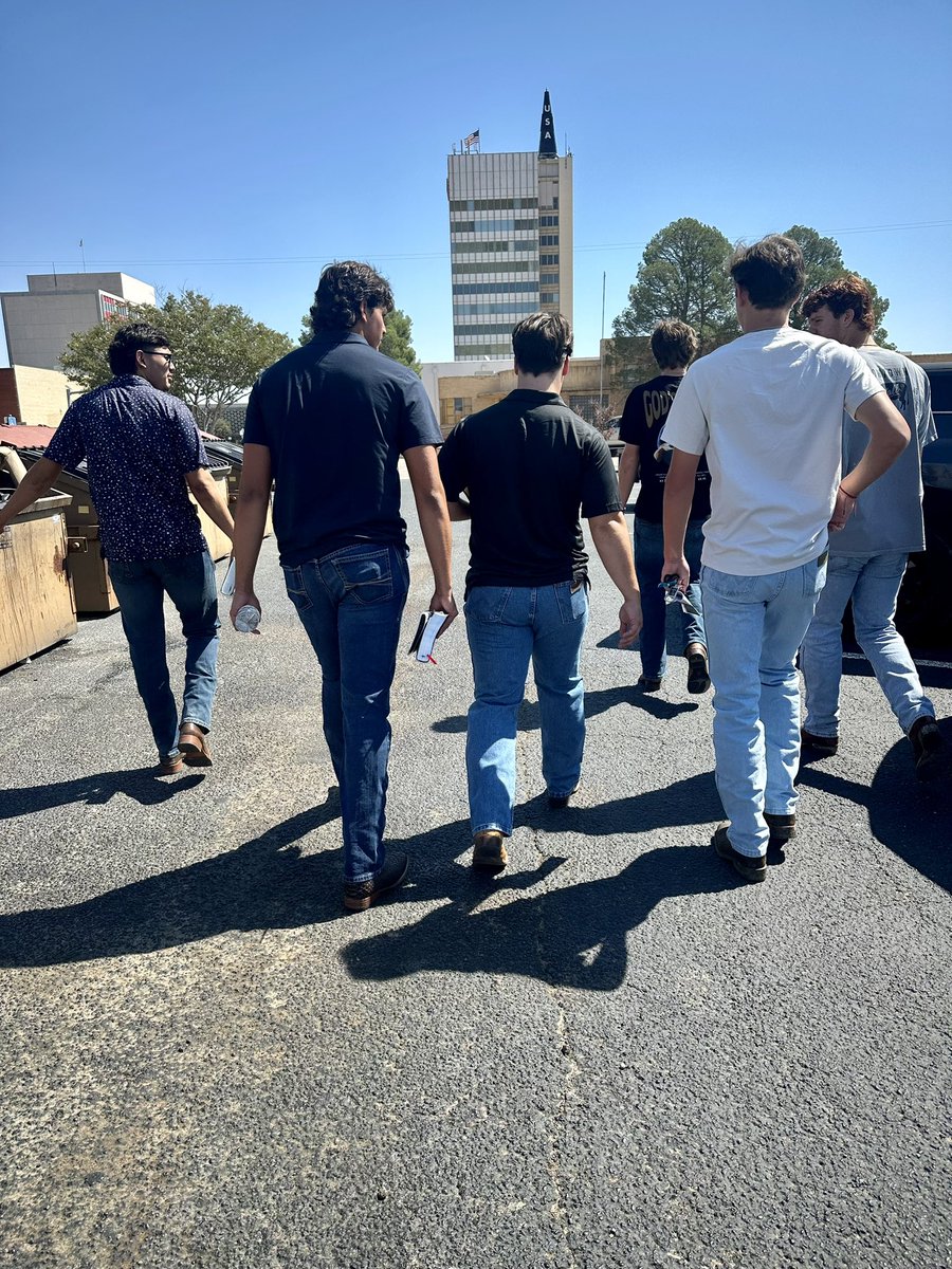 AmyPeters921's tweet image. When you get to overnight for work in Odessa and Sunday morning starts with church and lunch with @Jackson_Peters9  &amp;amp; @OdessaCBaseball boys…day made! #workperks