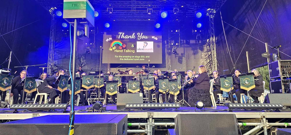 BSLAccessBucks's tweet photo. We're at Prom in the Park.

Yesterday Live in the Park and has been providing two fantastic interpreters from Hand Talking  and Silent Sounds Communications Ltd. 

We're looking forward to more Aylesbury Town Council BSL accessible events. 👋👋 https://t.co/ZMlEvPhT6w