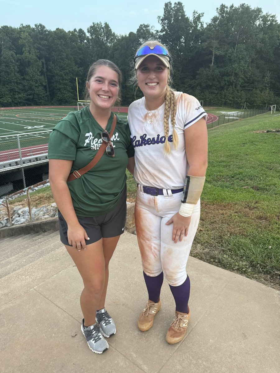 Thank you to my future coaches for coming to watch me play! GO LIONS! 💚 <a href="/MadWhiteside/">Whitey</a> <a href="/COACHDREWGREER/">Drew Greer</a> <a href="/PiedmontSB/">Piedmont Lions Softball</a>