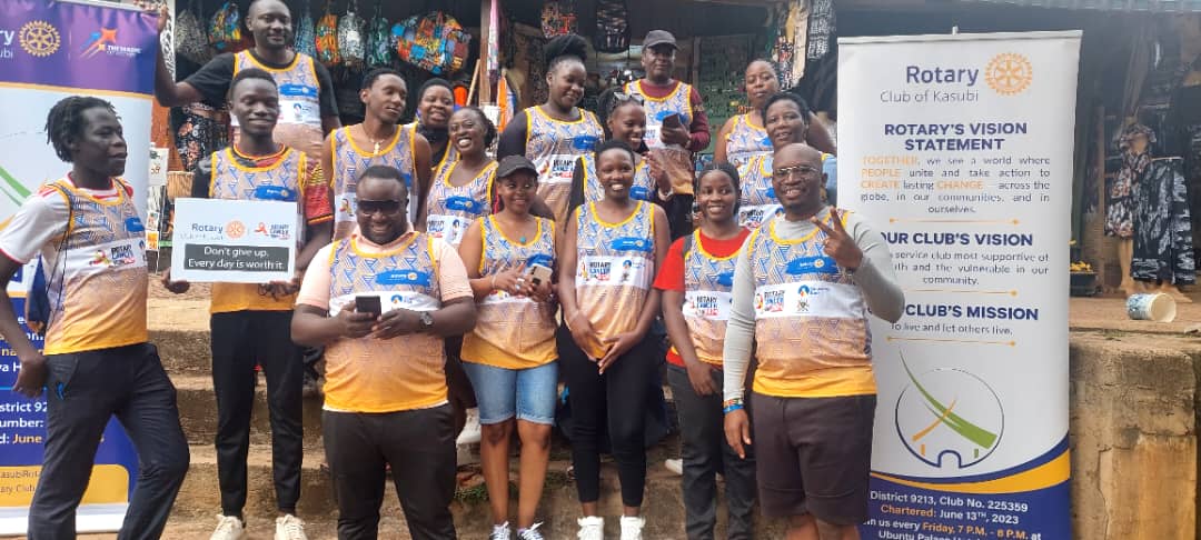KasubiRotary's tweet photo. 1: RC Kasubi at the corridor run @UgRotaryCancerP
2: RCT Kasubi in formation representing
3: RC Kasubi at Exposure Africa in recognising them for the huge numbers of kits bought by the artist there under the club
4: Wakiso Corridor Run
#CancerRun2024
#AmasiroPost
#RCKasubi https://t.co/FaYBrn7v2h