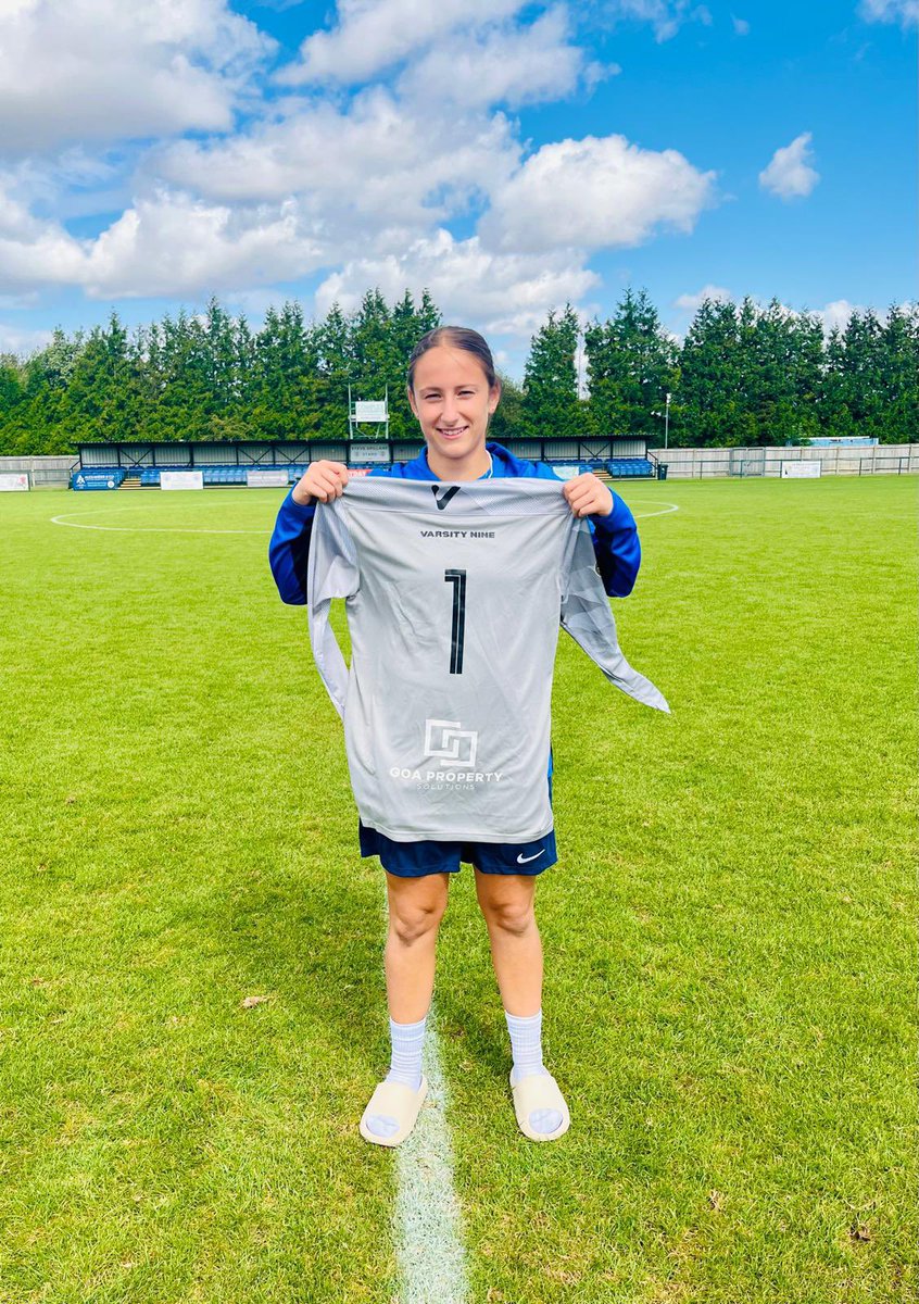 Our <a href="/er/">Ev</a>.footy1 played her first game for @afc_dunstable_ladies_ first team today and took player of the match on her first outing! With this and spurs 21s you’re going to be a busy girl this season.

#goalkeepertrainer #goalkeepergloves #goalkeeperworld #keepersport #goalkeeper