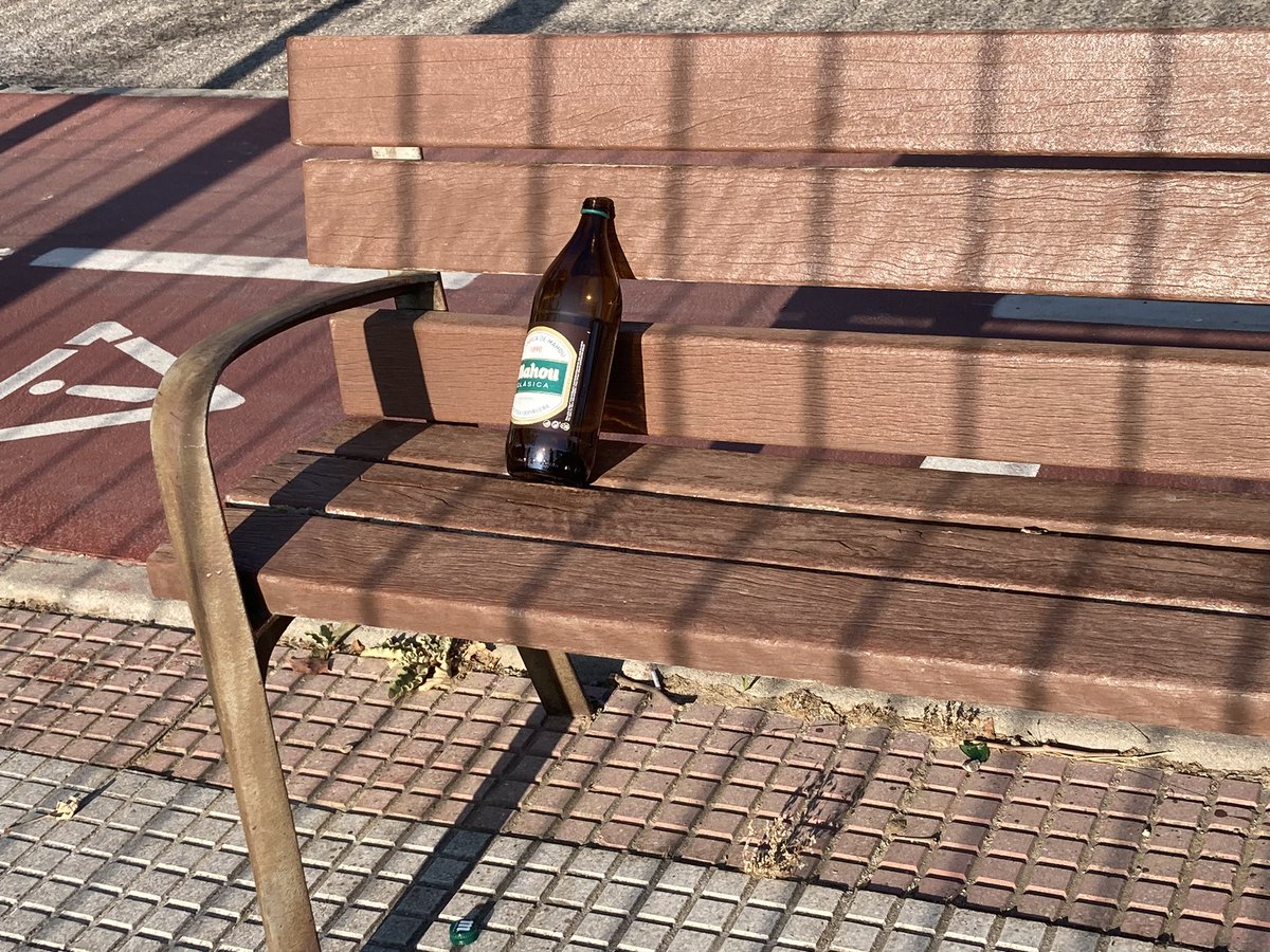 Ejiderpoc23's tweet photo. #LasRozas #18concejales
La ESPECTACULAR gestión del @pprozasdemadrid en @Ayto_Las_Rozas produce MARAVILLAS como esta:
Litrona en banco/alcorque con una SEMANA de evolución
Del LUNES 19 al DOMINGO 25
#DEGUARDIA https://t.co/55pzLKBvI8