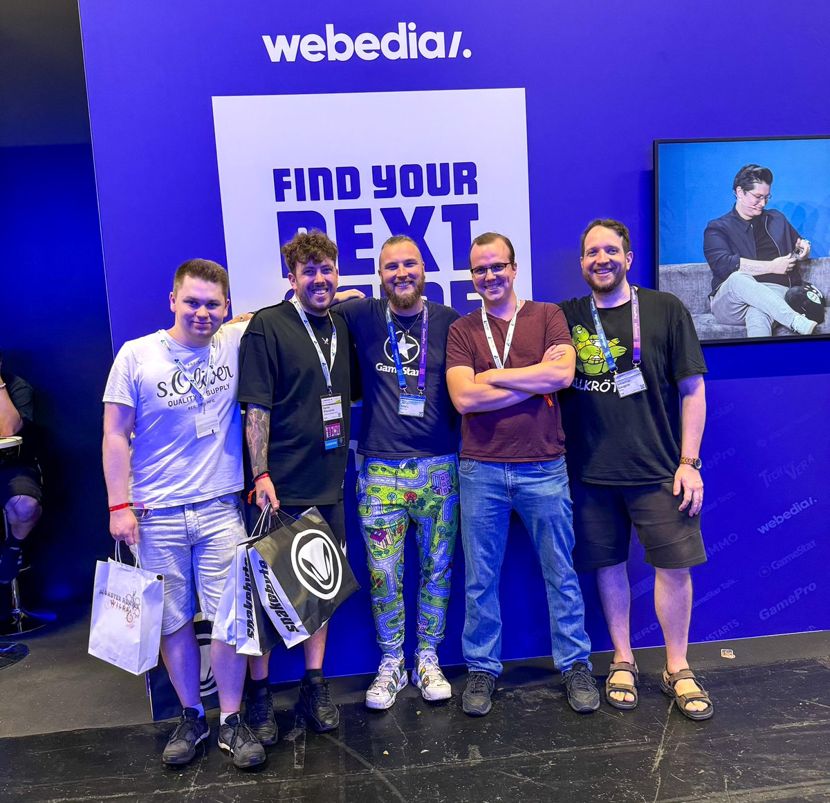 lootcamp_tv's tweet photo. About #gamescom2024
Es war mir eine Ehre. 🤗❤️ https://t.co/sHaJ0iSFJH