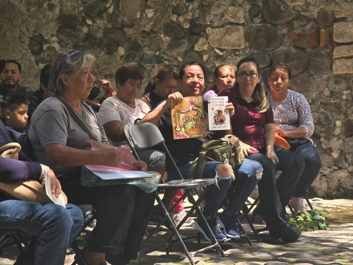 El día de hoy me encuentro en la #AsambleaInformativa #BecaParaTodasLasInfancias, en el #TrenEscenico del municipio de #Cuautla, para que ningún niño se quede sin estudiar por motivos económicos. 
Seguimos caminando para el segundo piso de la #4taTransformacion 

#EdiCercaDeTi