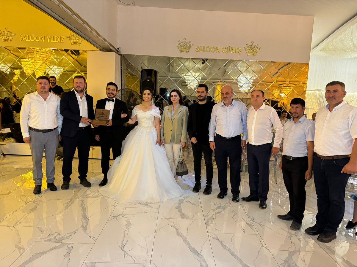 EnginVural26's tweet photo. Çamlıbel ve Altınöz Ailelerinin Değerli Evlatları Enes İle Esra Kardeşlerimizin Düğün Törenlerine Katılarak Heyecanlarına Ortak Olduk.

Genç Çiftimize Ömür Boyu Mutluluklar Diliyorum. https://t.co/R45LbUpaCN