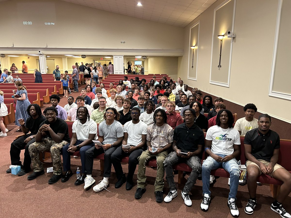 Coach Ruzicka (@etbucoachru) on Twitter photo <a href="/ETBU_Football/">ETBU Football</a> freshmen and transfers attending church this morning at Immanuel Baptist Church <a href="/ETBU_Football/">ETBU Football</a> freshmen and transfers attending church this morning at Immanuel Baptist Church