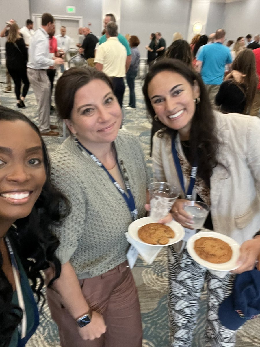 Kendra Loney (@kendralspeaks) on Twitter photo What makes us happy on a break?! Cookies!! #nioa2024 #region4 <a href="/nioa/">National Information Officers Association</a> What makes us happy on a break?! Cookies!! #nioa2024 #region4 <a href="/nioa/">National Information Officers Association</a>