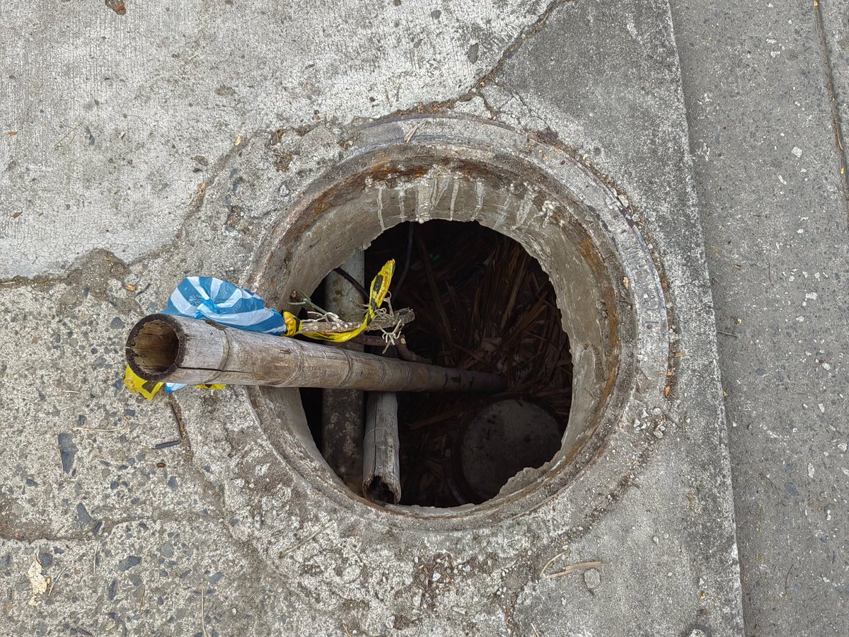 contactovalle's tweet image. Alerta de hueco. Se robaron la tapa y se convirtió en un paso mortal, la cra 9 con calles 1 y 0 sur, en #BugaValle