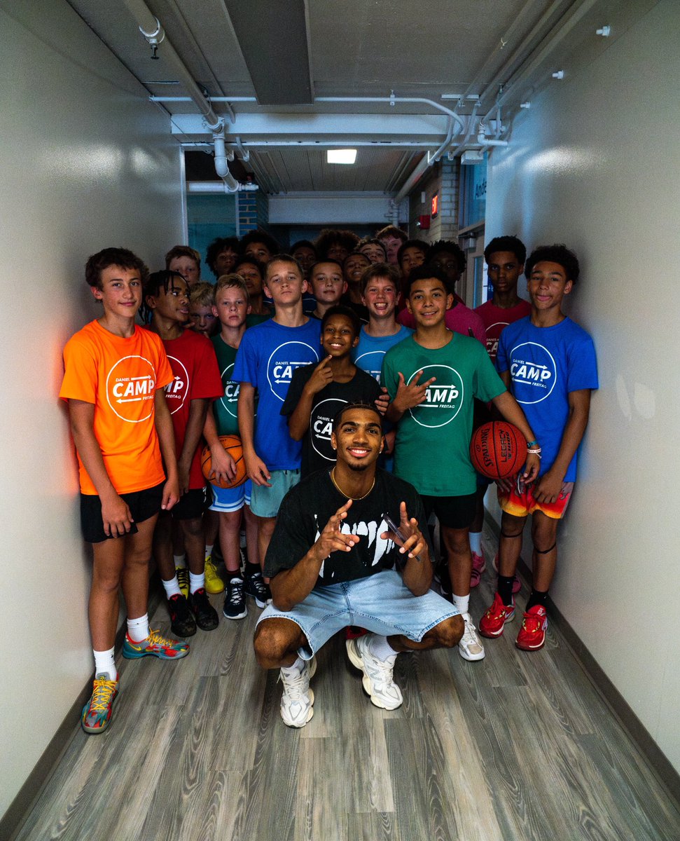DanielFreitag_'s tweet photo. Decided to host MY OWN High School camp only 3 months since graduating High School and it was a huge success! 90 Middle and 90 High Schoolers, had 10+ Division 1 offered/committed players, and a super successful turnout for the All-Star Game! Thanks to everyone who supported!🙏🏽 https://t.co/CIWDGFjZTB