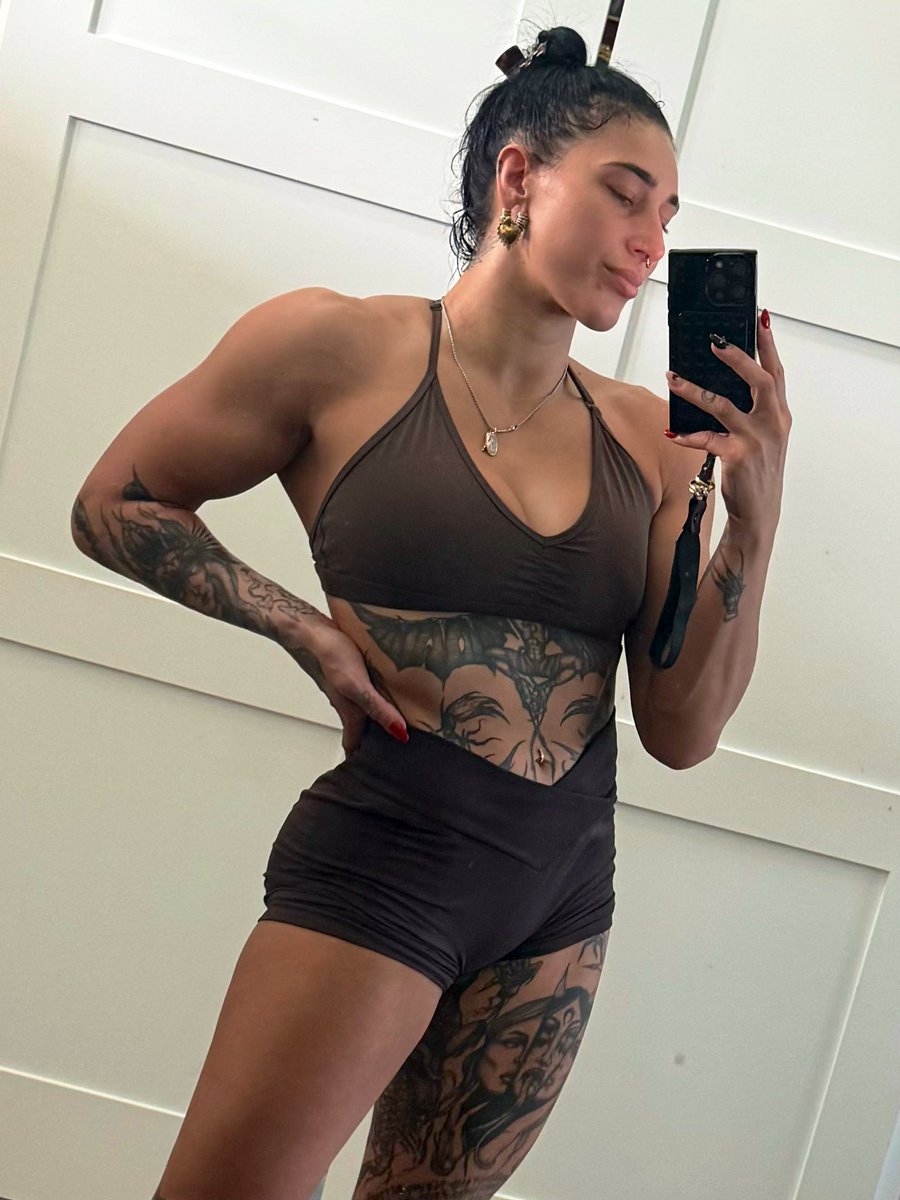 RheaRipley_WWE's tweet image. 💦