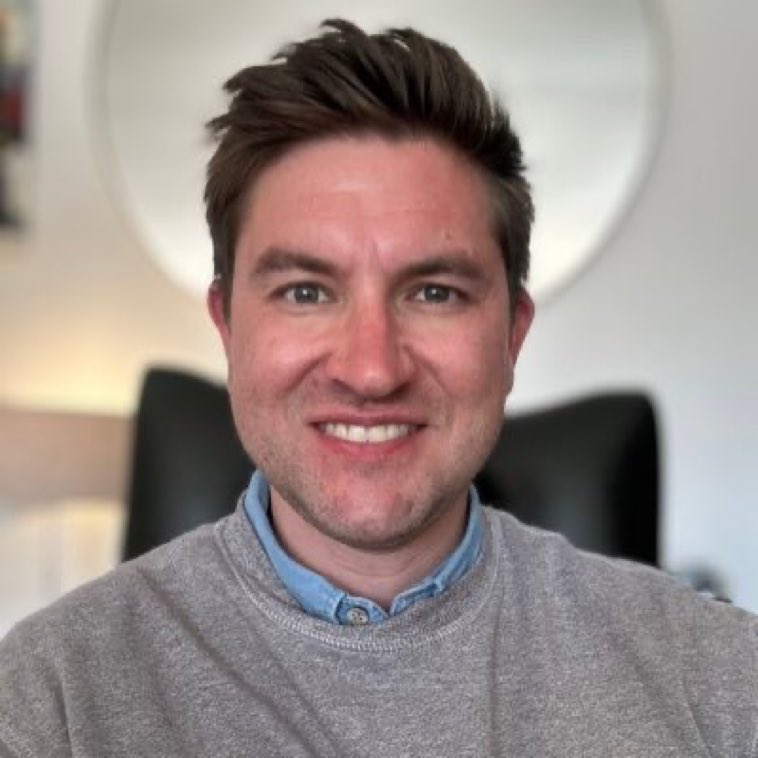 As the People of Tshwane we are happy with this Mayor, we can’t be having clowns like Dada Morero embarrassing us like that.

The ANC veterans are terrorists,  they destroy instead of building. Tshwane is slowly becoming better again, our Mayor is doing well.