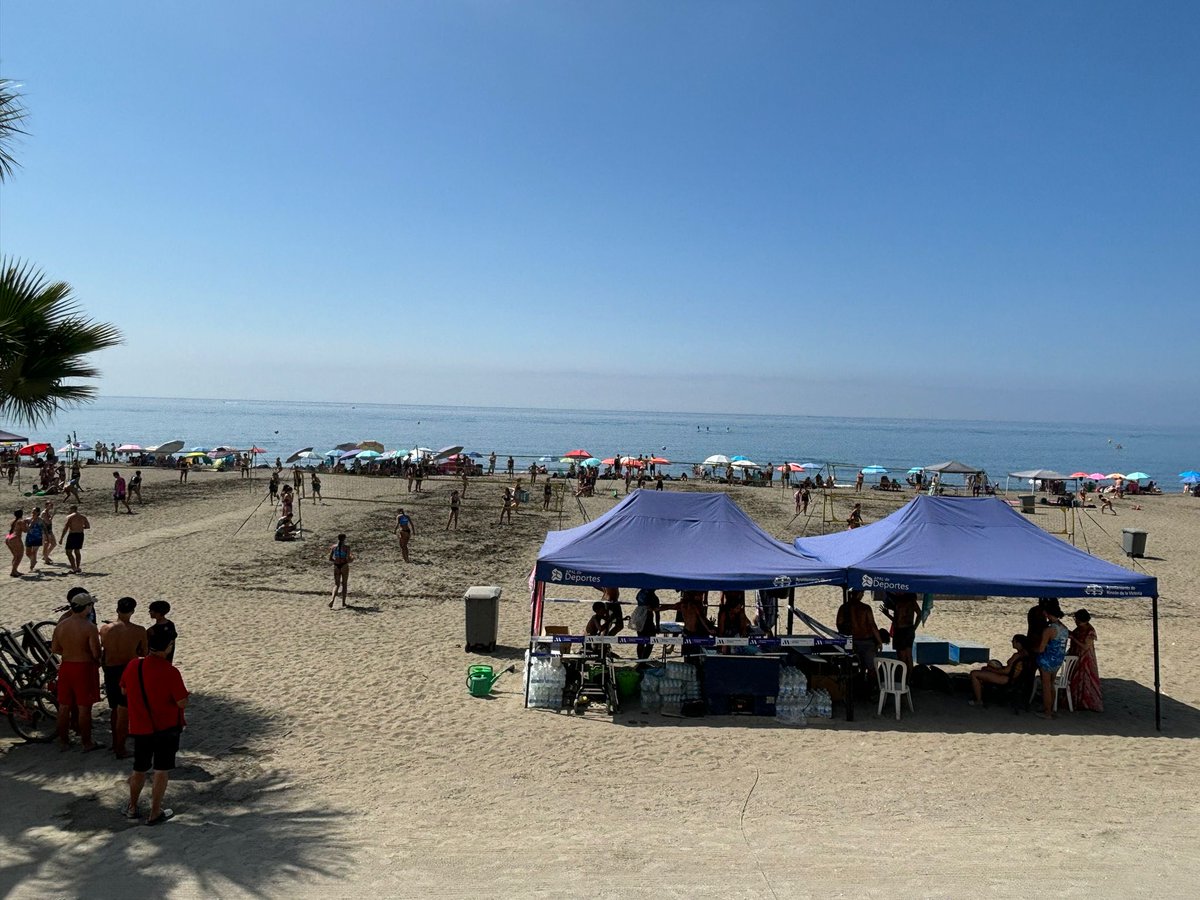 deportesrinconv's tweet photo. 🏐 El XIV Torneo Voley Playa #RincónDeLaVictoria ha finalizado hoy con la categoría senior.

¡Enhorabuena al @3stevoley por el trabajo durante el fin de semana junto al APAL de Deportes! 💪🏻

#RincónEsDeporte https://t.co/Hfq9Z43pGu