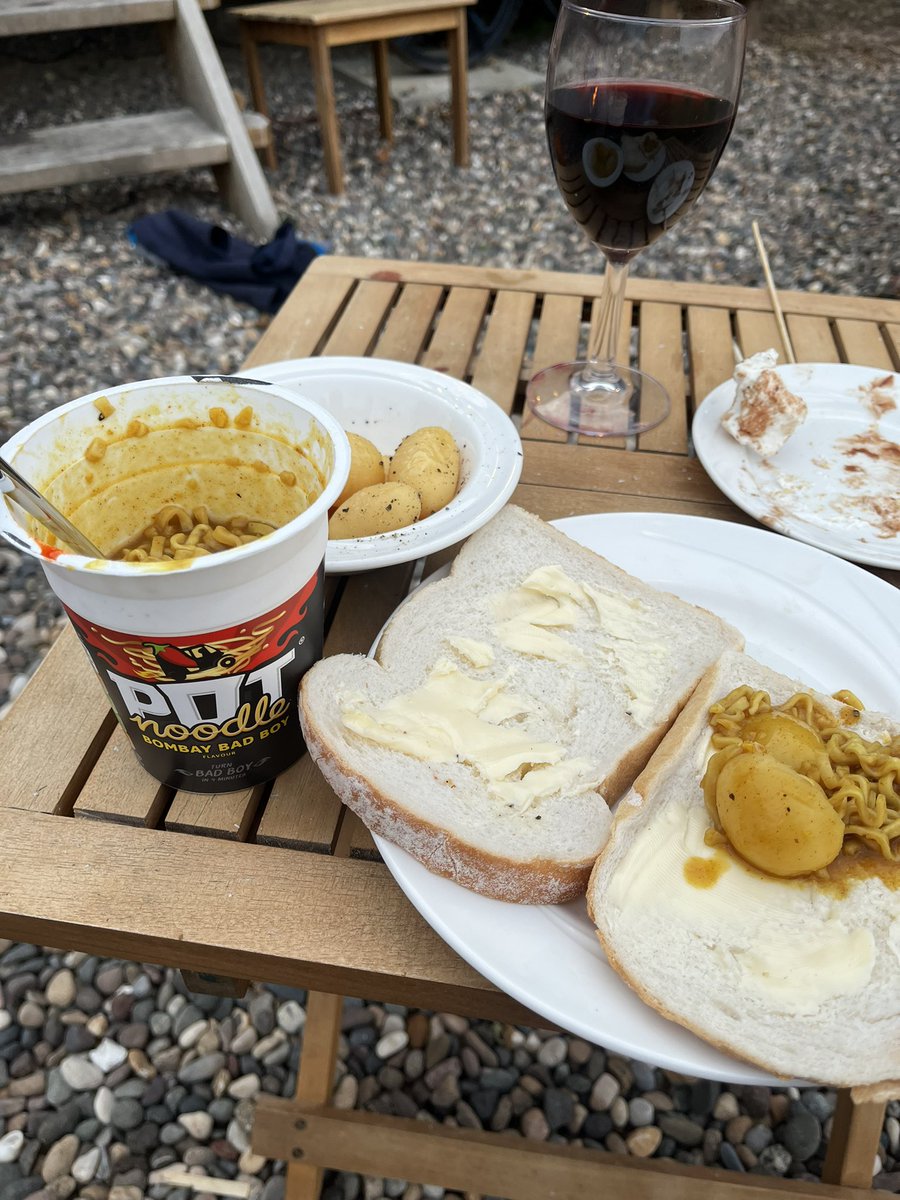 chrisdysonHT's tweet image. If you can’t treat the family to a luxury meal when at #GuisboroughHall then you can’t do anything … @PotNoodle , marshmallows- open fire 🔥 = perfect. #BombayBadboy #TinnedPotatoes and #Bread for me @amazing_muggle @PaulWat5 @MrArmstrongY4 @AnnisbrownJ @_MrJeffery @A_mcgeeney