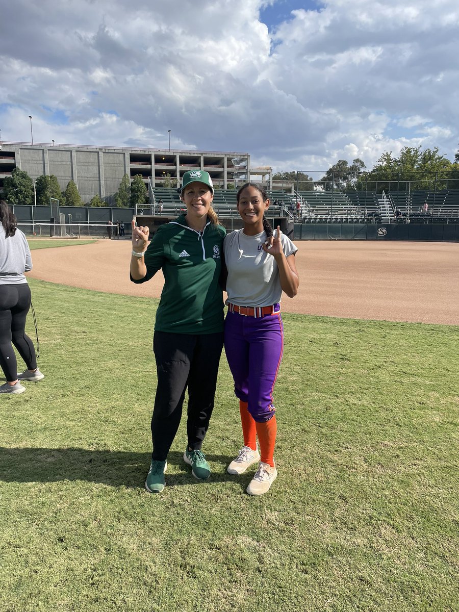 JasmynWhite02's tweet photo. I had a great time at the @SacStSoftball camp yesterday! Thank you so much for the invite, see you soon!  @Marinooo08 @UNITYRICKS https://t.co/CZaHnrxKfV
