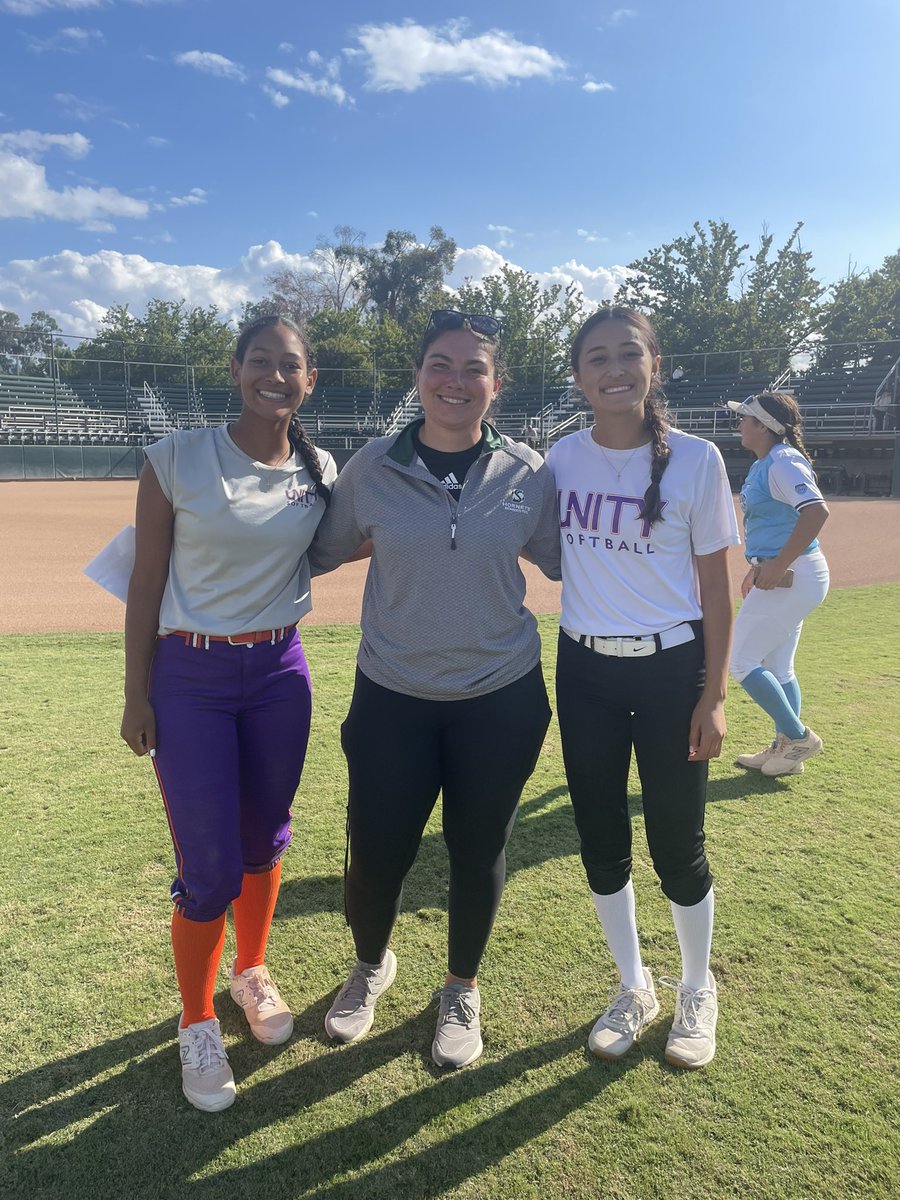 JasmynWhite02's tweet photo. I had a great time at the @SacStSoftball camp yesterday! Thank you so much for the invite, see you soon!  @Marinooo08 @UNITYRICKS https://t.co/CZaHnrxKfV