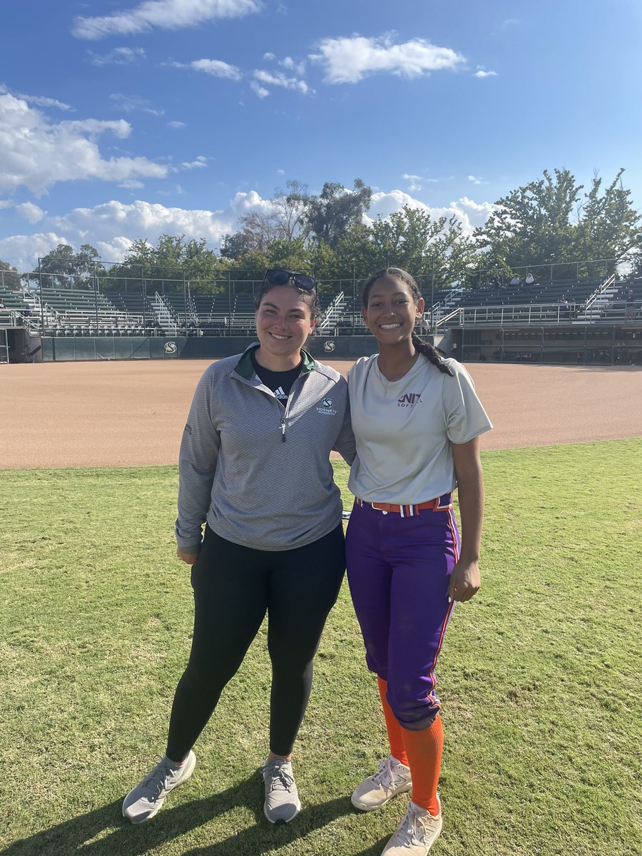 JasmynWhite02's tweet photo. I had a great time at the @SacStSoftball camp yesterday! Thank you so much for the invite, see you soon!  @Marinooo08 @UNITYRICKS https://t.co/CZaHnrxKfV