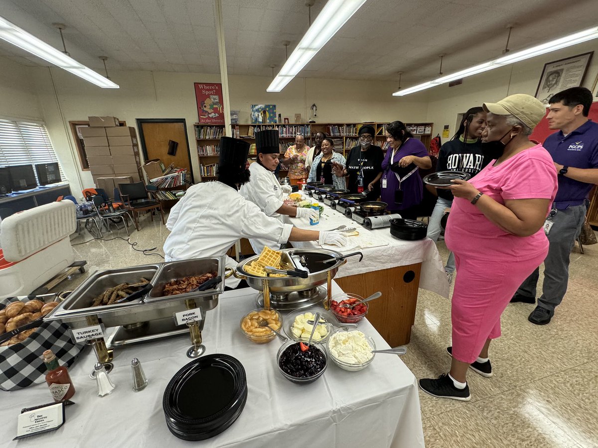 This past week, we got to know each other and begin building relationships while eating some good food! 🙌🏽 And now, we are ready to teach our bear cubs! 🐻