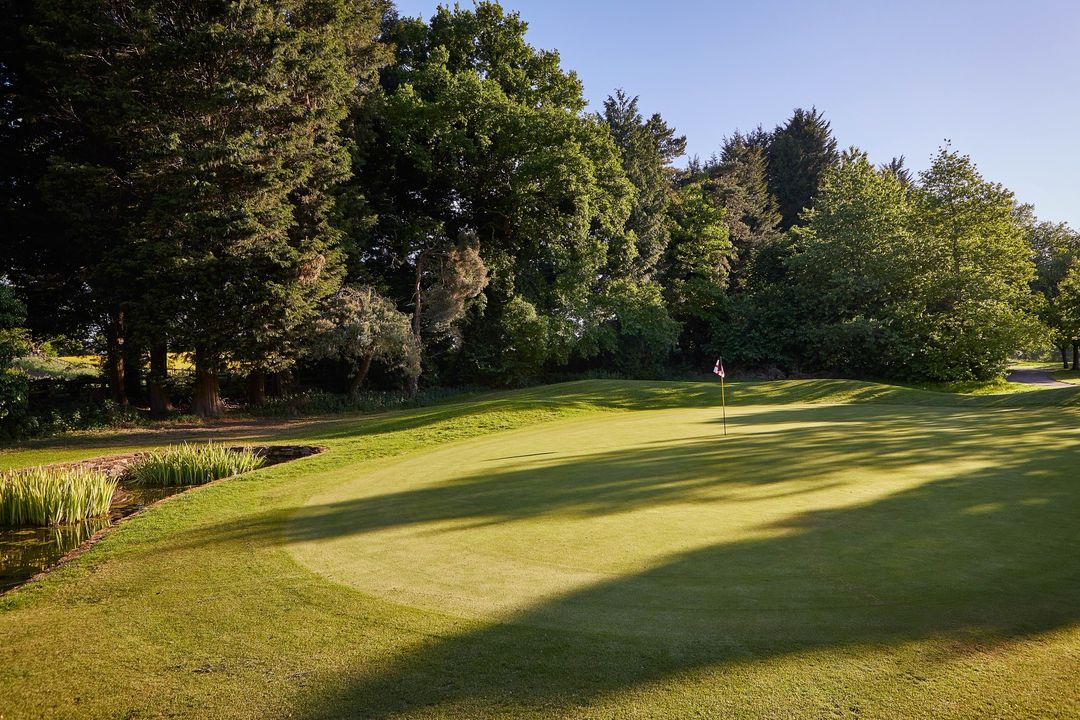 yourgolftravel's tweet image. Stay &amp;amp; play (1 Night, 2 Rounds from £99) 🤩

✅ Dinner, Bed and Breakfast
✅ 1 in 16 Goes Free!
✅ FREE Castore Polo Shirt with Online Bookings (Groups 4+)

Find out more here: yourgolftravel.com/macdonald-port…

#golfoffers | #golfpackages | #golftravel