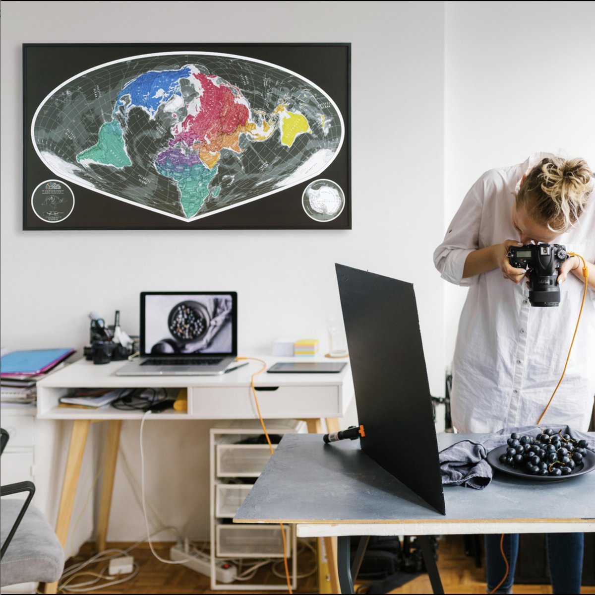 Futuremaps's tweet image. Elevate your creative space with this modern world wall map.
This map blends contemporary design with detailed craftsmanship, providing the perfect backdrop for artistic minds and visionaries.
▷  bit.ly/3FMdjP1
#CreativeSpaces #WallArt #ModernMap #StudioDecor