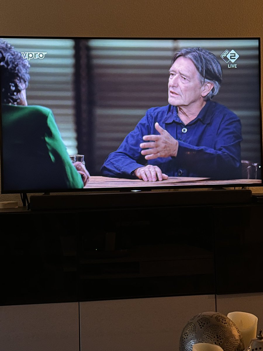 Wat een verademing en een tot nu toe fascinerende tv avond #pierrebokma  #zomergasten