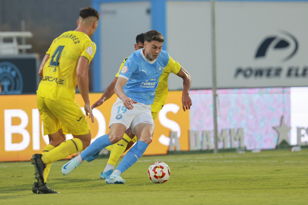 Feliz por el debut con la <a href="/ibizaud/">UD Ibiza 🩵</a> !
Cogiendo sensaciones y trabajando al máximo para lo que se viene!

¡SEGUIMOS!⚽️🚀💪🏼