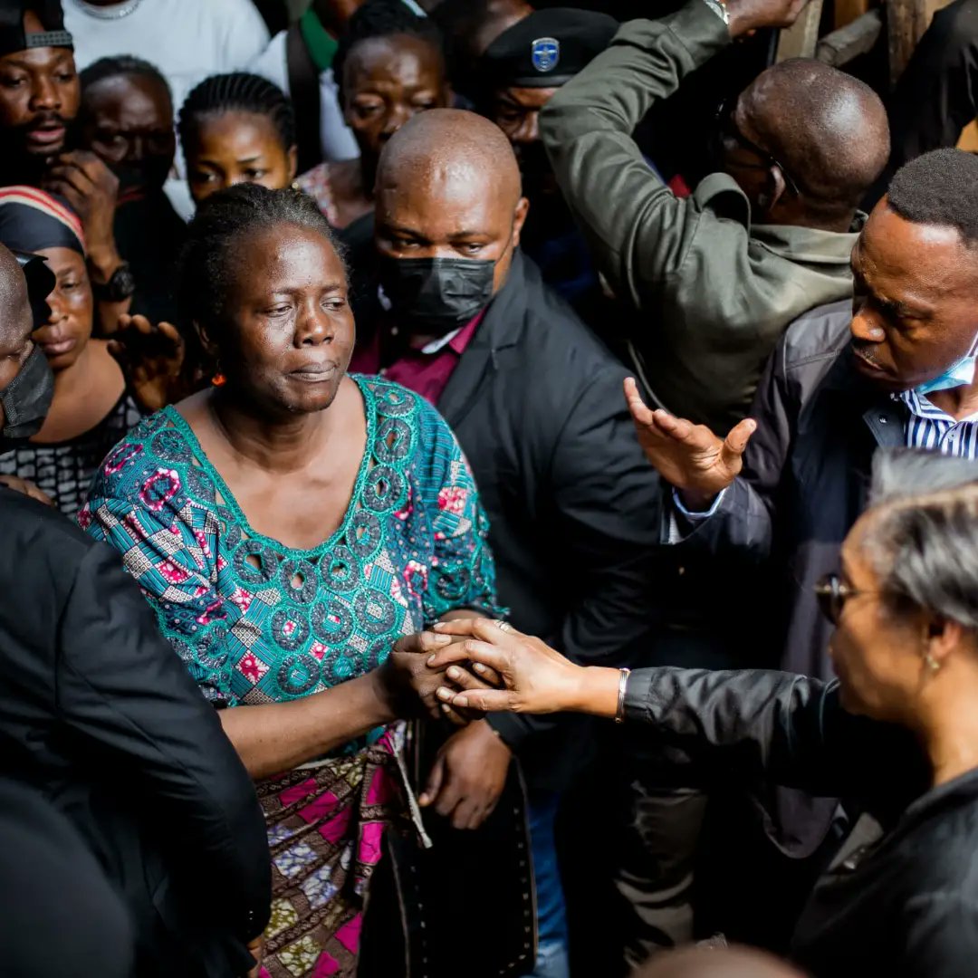 Plus ou moins 100 étalages et  plusieurs marchandises  calcinés au pavillon 5 du marché de la  liberté  dans le district  de la Tshangu sont là ,les dégâts matériels de l'incendie qui s'est produit dans la soirée  du samedi.

La vpm Judith Tuluka a effectué une visite.