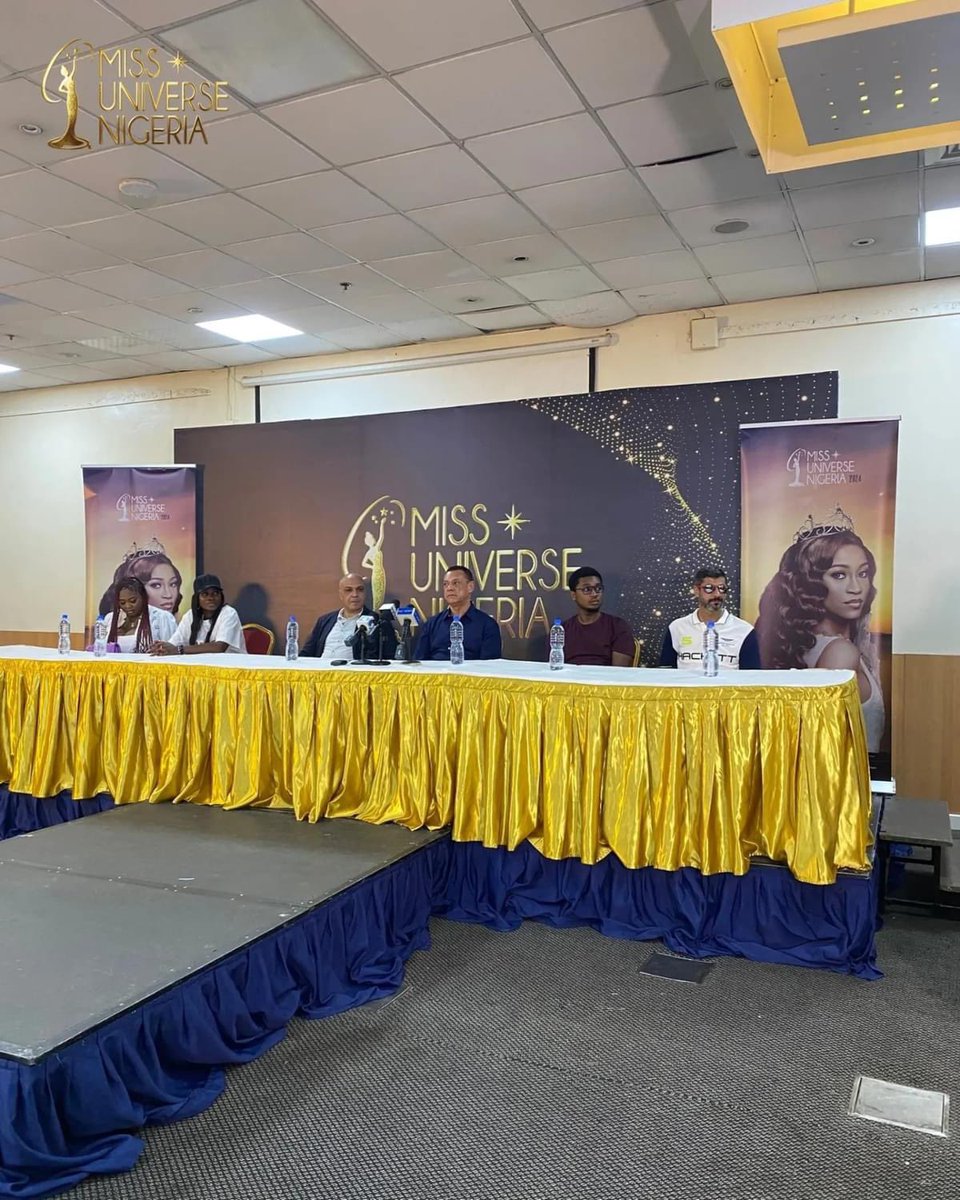 qhamadlula_'s tweet image. There’s no budget?😭😭Hawu Miss Nigeria?