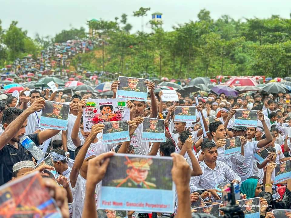 rayyan_misbahur's tweet photo. Today marks the 7th anniversary of August 25th, a tragic day for the #Rohingya community. Thousands of us gathered to remind the world that we are still waiting for justice and the right to return home with dignity and full rights. #RohingyaGenocide #JusticeForRohingya https://t.co/kf6GpDzy8u