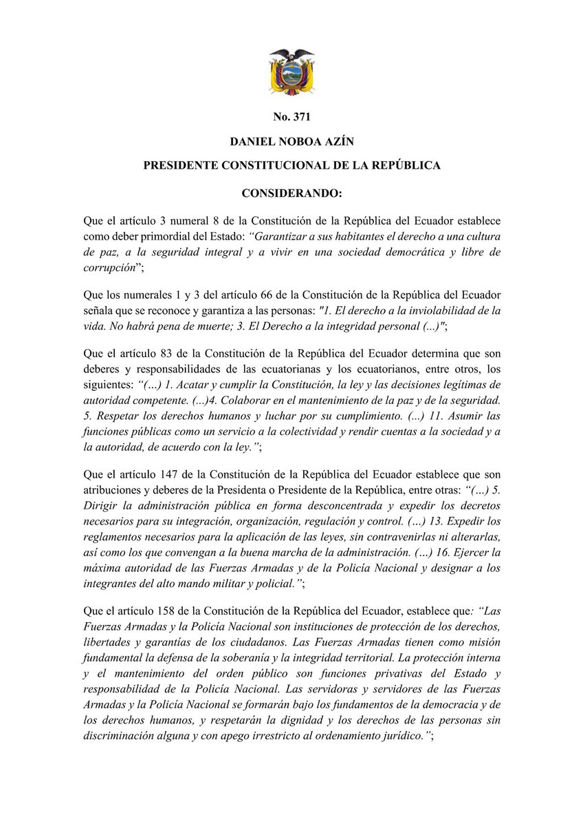 ecuainm_oficial's tweet photo. ‼️#URGENTE
El presidente Noboa dispone la actualización de los manuales que regulan el uso legítimo de la fuerza. En el Decreto 371, detalla en qué casos se pueden usar las armas de fuego. https://t.co/nsFnnpZcUr
