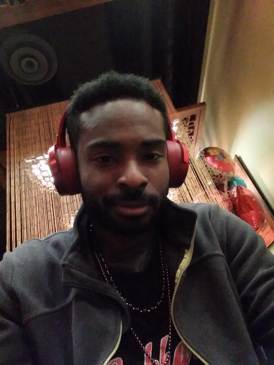 Ace_Mirrorman's tweet image. “Time traveler with a vision, glimpsing the mysteries of the universe. 🌌✨”

#MysticJourney #TimeTraveler #InnerVision #CosmicVibes #EnergyFlow #2015Memories #MysticalVibes #Transcendence