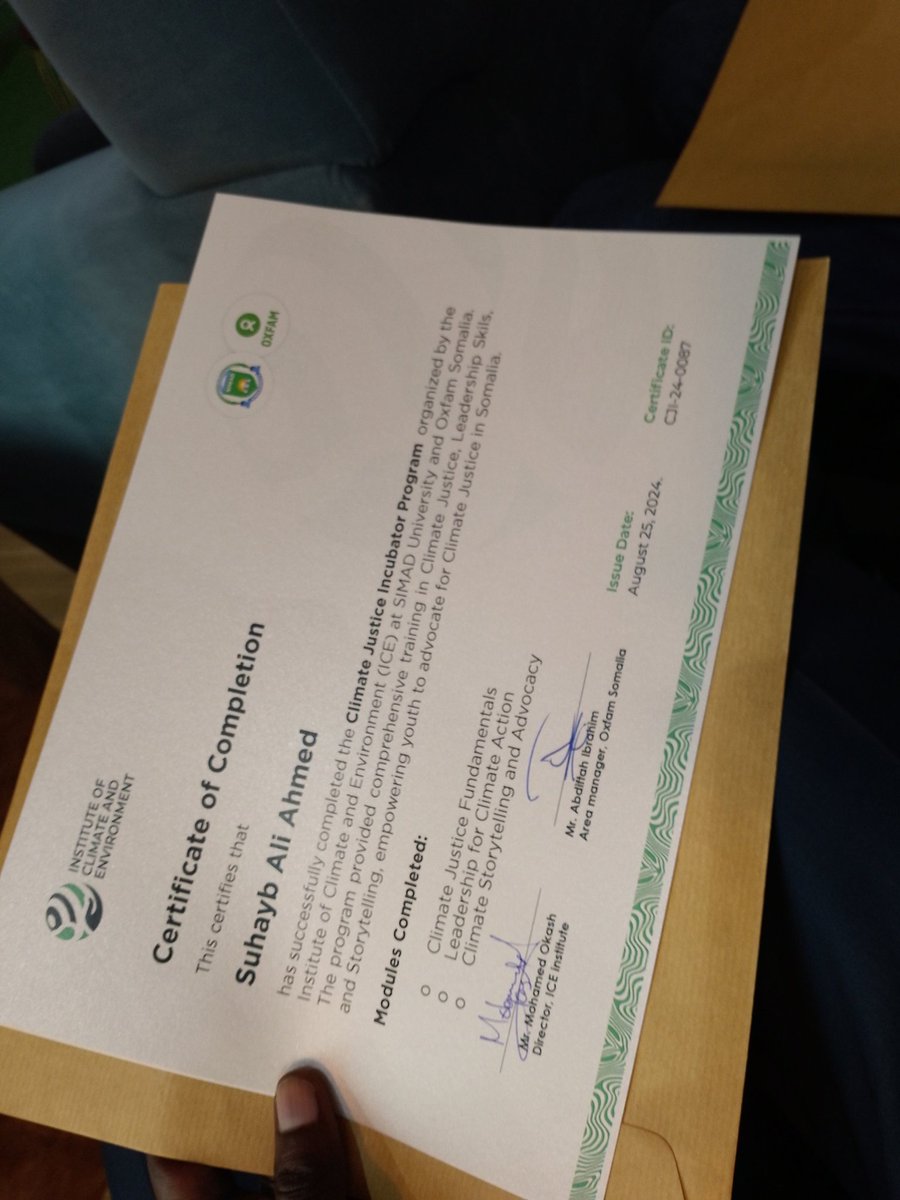 ESandheere's tweet photo. It was an important opportunity for me and my team to peacefully complete a course on climate justice and climate action, which was jointly organized by ICE Institute  and Oxfam Somali.
@ESandheere https://t.co/FFi8tAPUNv