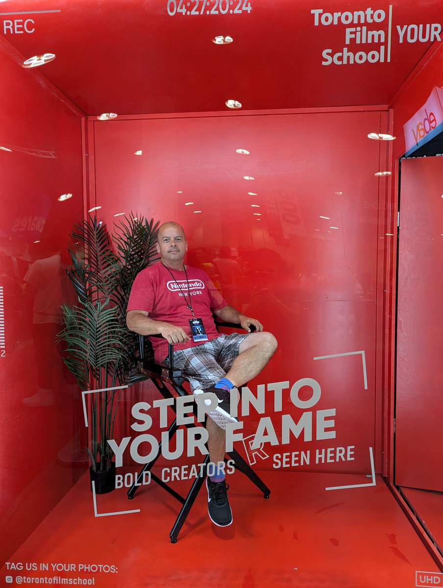 Maybe Jay should go to @torontofilmschool

#SchoolNeedASuperIndieTeacher?