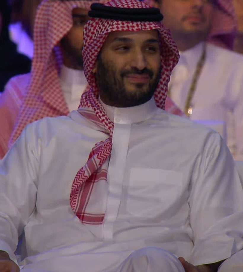 1lNSR's tweet photo. مرحبا يا قايد زمام العروبة
والطموح الفارق وعرش الفضيلة

يا ولد من كلّنا في ظلّ ثوبه
يا حفيد اللي معيّشنا جميله

والله انّا ناخذ بحبّك مثوبة
وأنك مقفّل ملف المستحيلة

- #محمد_بن_سلمان https://t.co/PunqUX2bl9