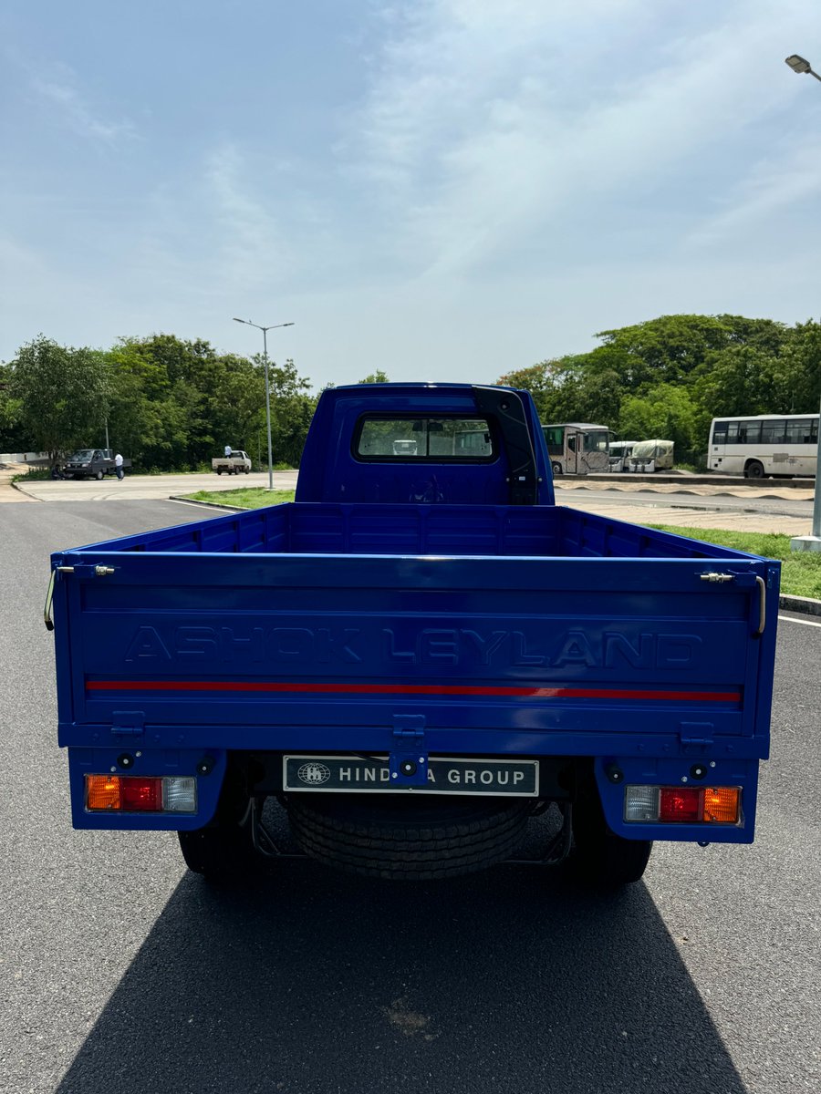 NamasteCar's tweet photo. #AshokLeyland #BadaDost i4 LX with LNT review. @ALIndiaOfficial
Video: https://t.co/WGu1yQirWv https://t.co/zbDCmjAeCQ