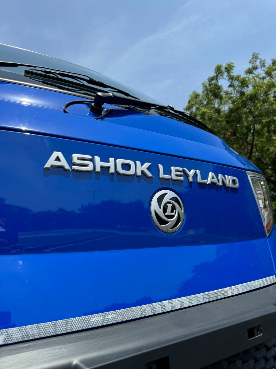 NamasteCar's tweet photo. #AshokLeyland #BadaDost i4 LX with LNT review. @ALIndiaOfficial
Video: https://t.co/WGu1yQirWv https://t.co/zbDCmjAeCQ