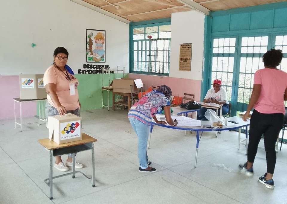 Noti_Barlovent0's tweet photo. #EsNoticia || 77 Proyectos van a Consulta en el Municipio Eulalia Buroz: El Pueblo Decide

➕️ Información en  🔗https://t.co/gzjZV4SBBg

@ComunasVE_ @AngelPComuna @comunas_miranda @Johan_CastroP @burozalcaldia https://t.co/zeAiVEvg8q