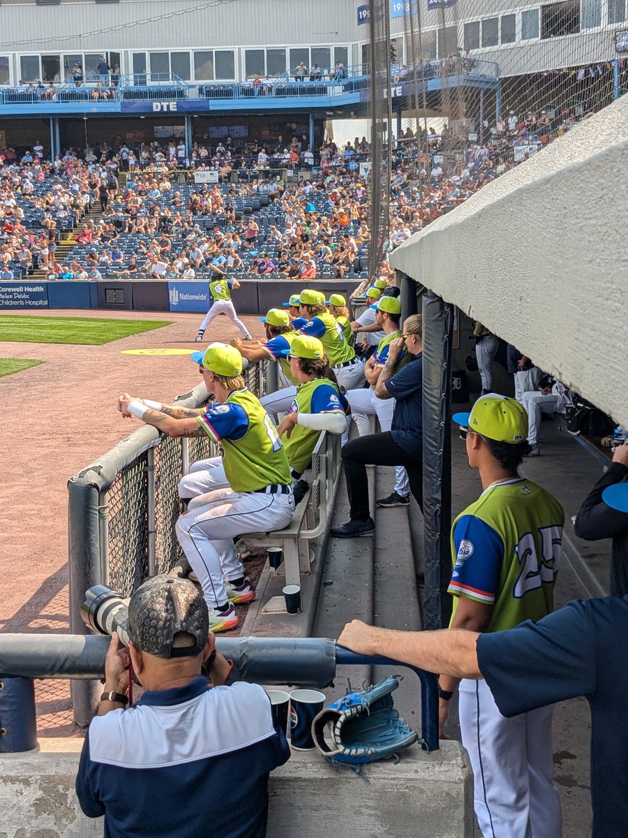 Perfect day for a Calveras game!⚾💀 Last day of summer 😭 <a href="/wmwhitecaps/">West Michigan Whitecaps</a> #capscam #wcaps