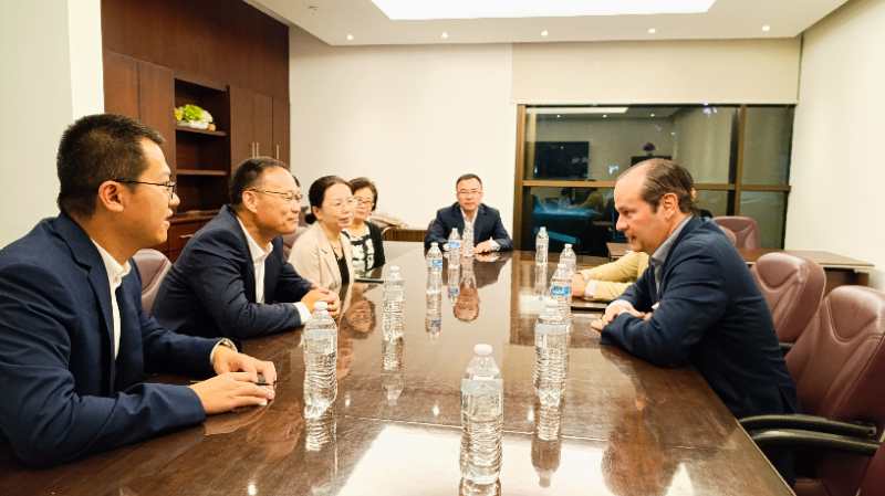 <a href="/javierachapma/">Javier Martínez-Acha Vásquez</a> <a href="/ChEmbPa/">Xu Xueyuan徐学渊</a> <a href="/CancilleriaPma/">Cancillería de Panamá</a> 🇨🇳🤝🇵🇦 Excelente encuentro,  gran potencial de cooperación comercial.
