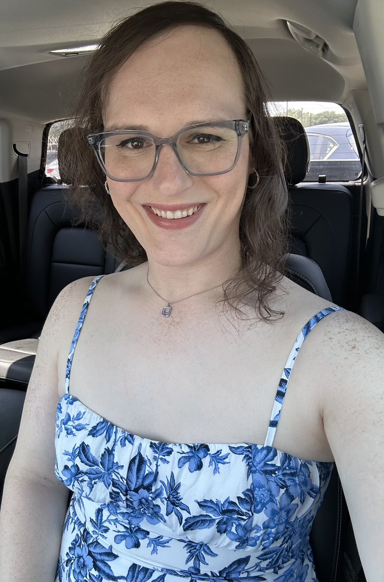 happy #SelfieSunday, everyone