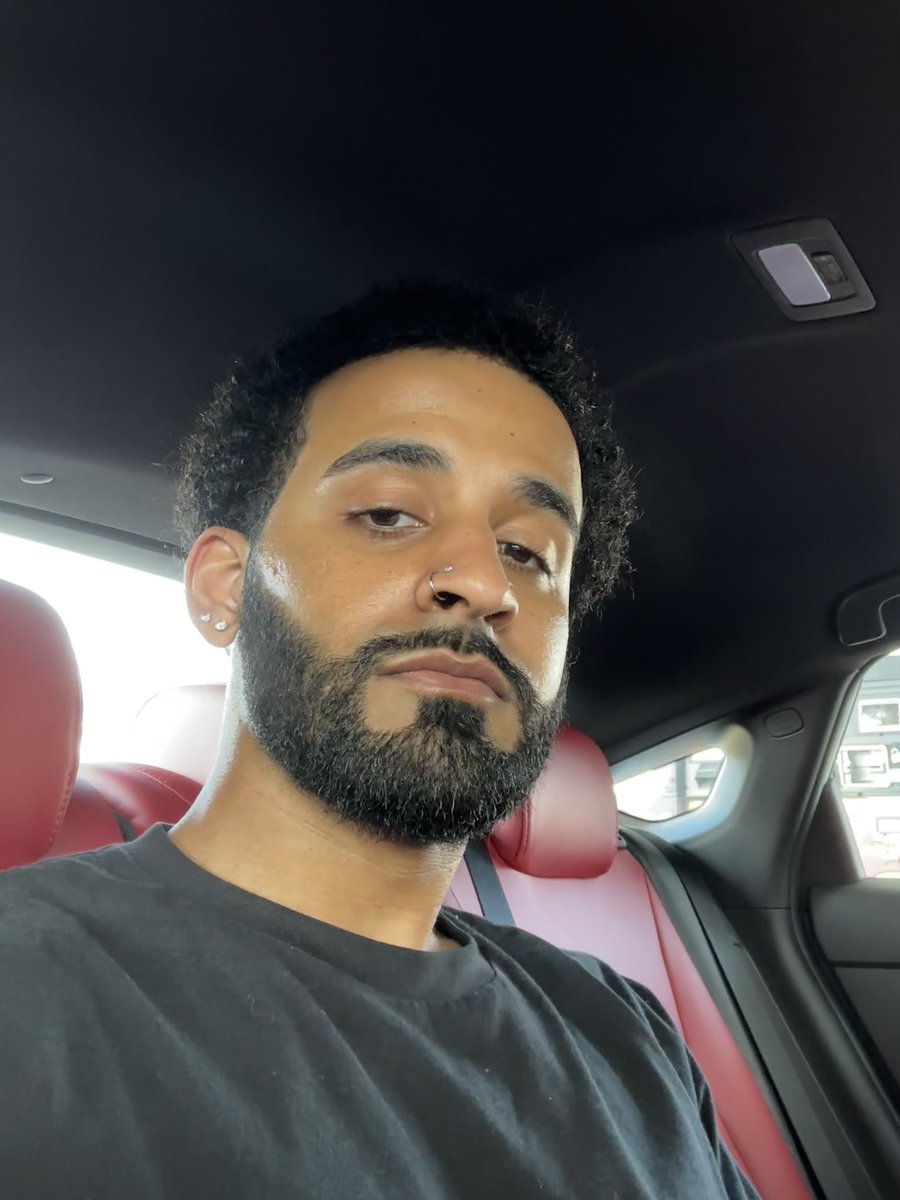 SoDamnSilky's tweet photo. Just your resident Backseat Baddie checking in 💁🏾‍♂️💅🏽 https://t.co/qVclpl7QFp