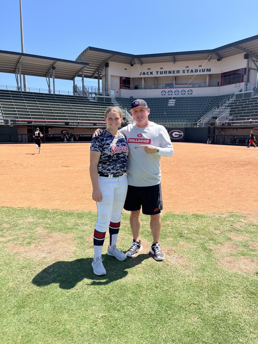 Wiley1Ava's tweet image. Thank you @UGASoftball @UGACoachTony @Syd_finch @chelsw20 @MikeDavo17 I enjoyed the camp and can’t wait for the next one. I’m so happy to represent @echsrebels and @ICWhitley GO DAWGS!!! ❤️🤍🖤