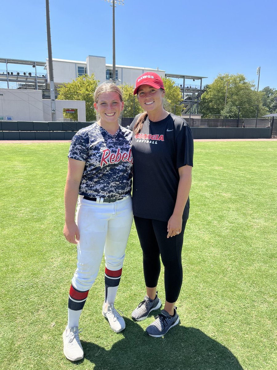 Wiley1Ava's tweet image. Thank you @UGASoftball @UGACoachTony @Syd_finch @chelsw20 @MikeDavo17 I enjoyed the camp and can’t wait for the next one. I’m so happy to represent @echsrebels and @ICWhitley GO DAWGS!!! ❤️🤍🖤