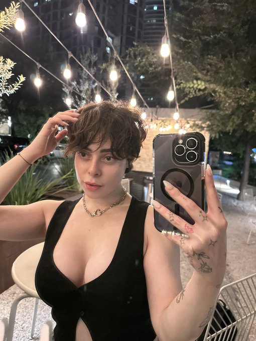 4 pic. Monterrey ♥️ https://t.co/pXwRapnKT7