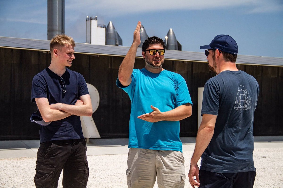 smallstars tweet media