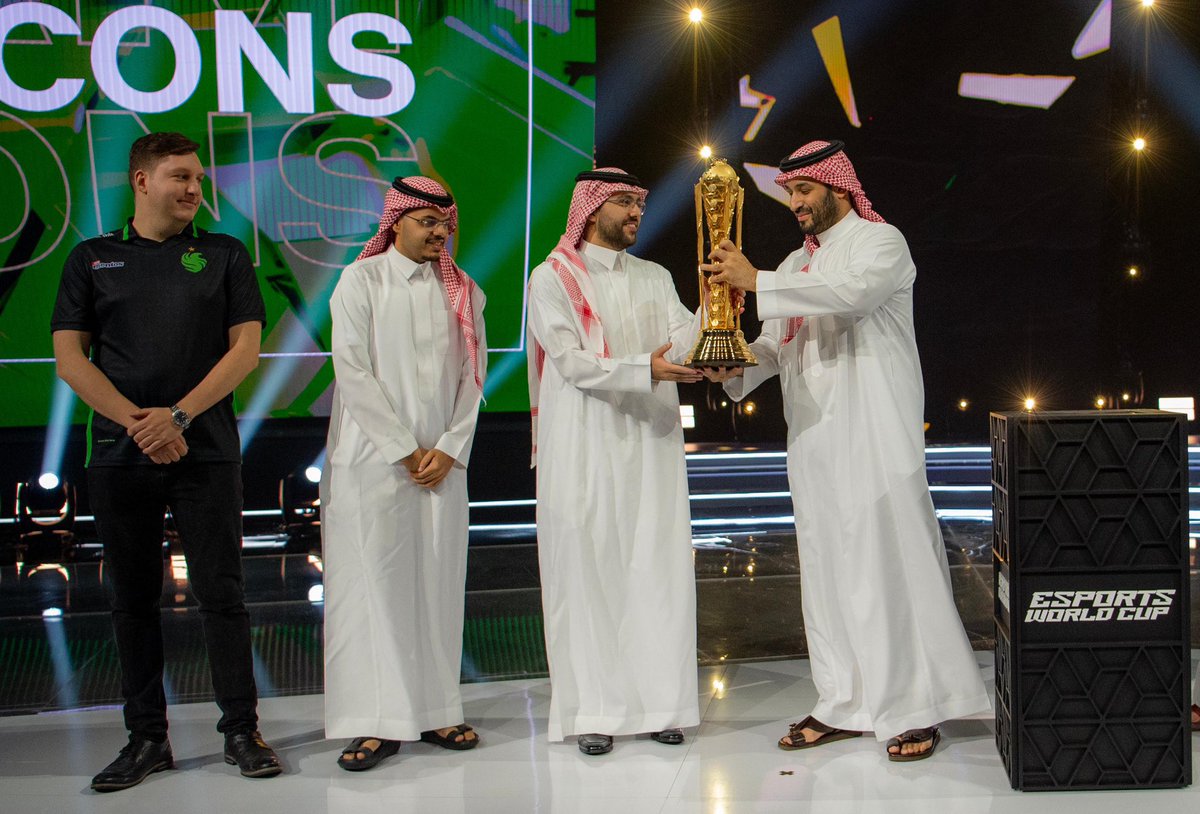 a_albander's tweet photo. نعمة كبيرة أن نعيش في زمن سمو ولي العهد الأمير محمد بن سلمان بفضل رؤيته ودعمه المستمر، نشهد تطورًا غير مسبوق في كل المجالات. 🇸🇦🙏

#كأس_العالم_للرياضات_الإلكترونية https://t.co/RHG1X6hVOh