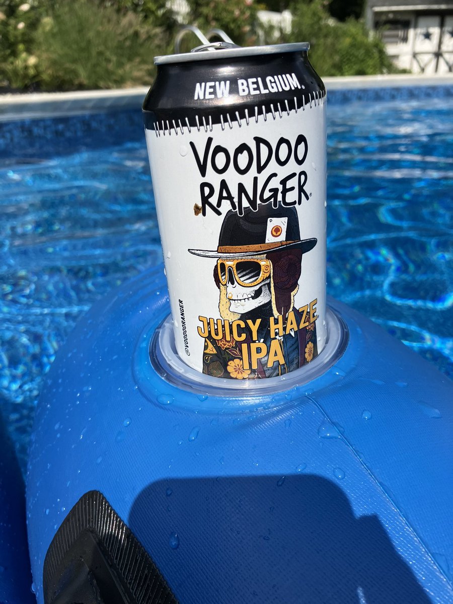 MikeWrites33's tweet photo. Floating around on this beautiful August day, doing necessary brainstorming to elevate the third act. At least that’s what I keep telling myself. #screenwriting #writerscommunity #IShouldBeWriting https://t.co/mIMt5BHy5e